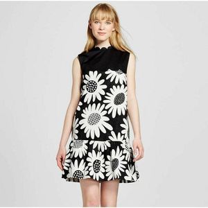 NWT Victoria Beckham Target DRESS Black White Daisy Drop Waist Scallop Trim M